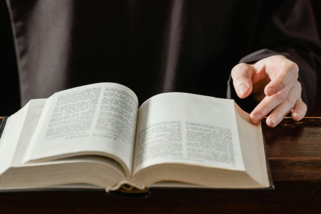 هل تحب الجلوس في إجتماع الكنيسة؟